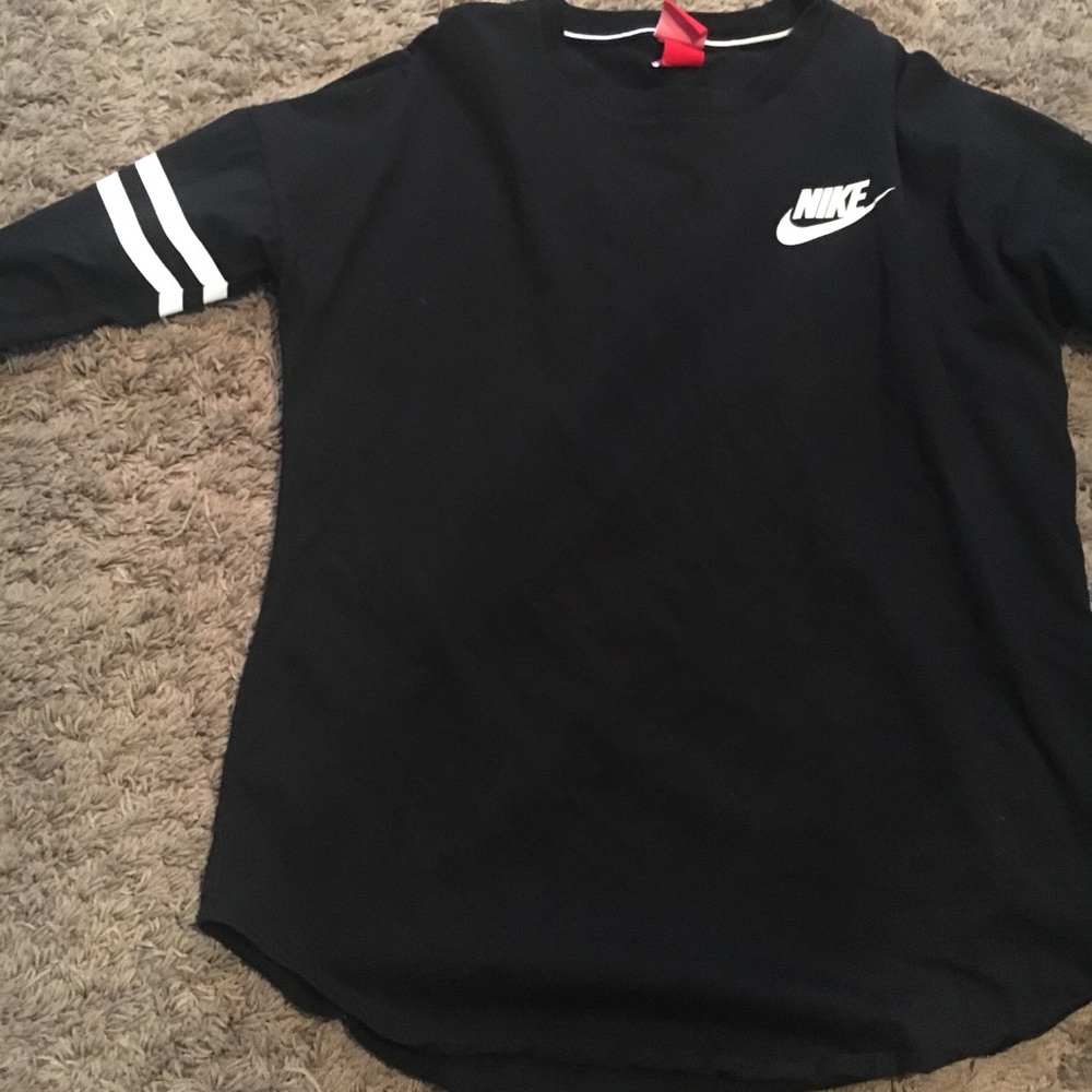 1/2 sleeve Nike tee